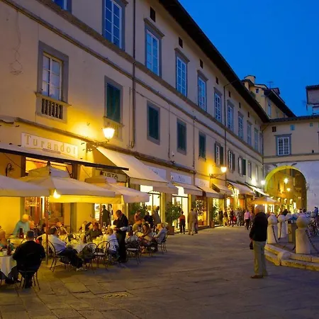 & In Center - * Lucca
